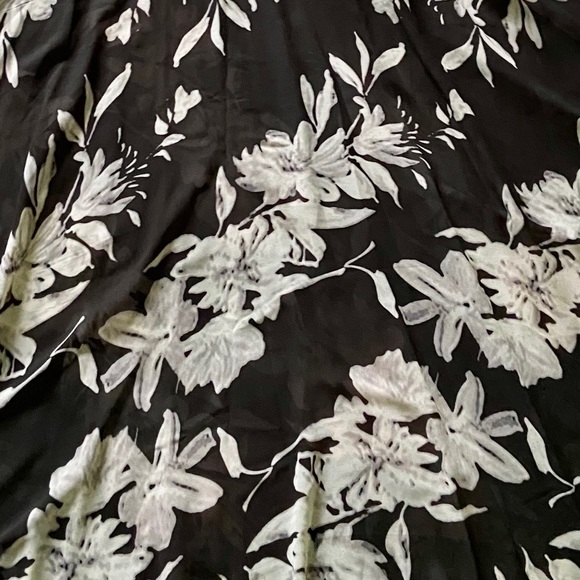 Floral Dress - Picture 2 of 6